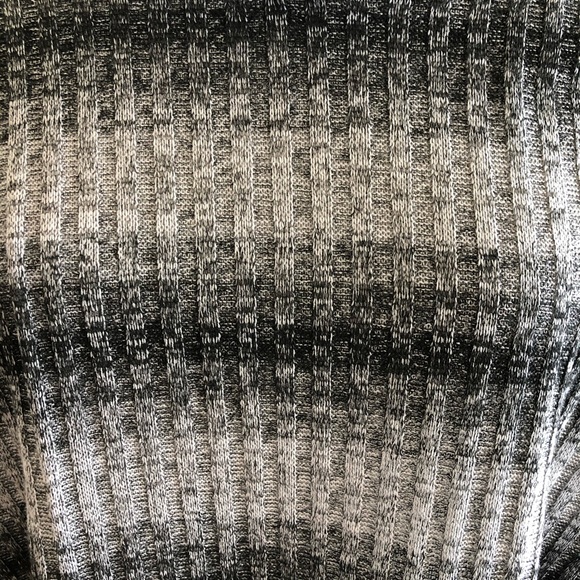 NWT Cowel Neck Long Sleeve - Picture 4 of 5